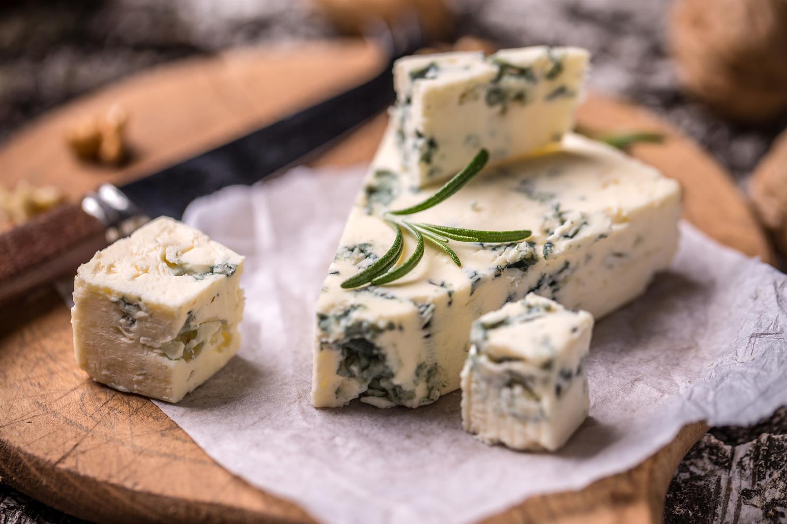 Hymor Roquefort Schafs-Käse Arbas ca. 1,4KG französischer Blau-Schimmel-Käse AOP