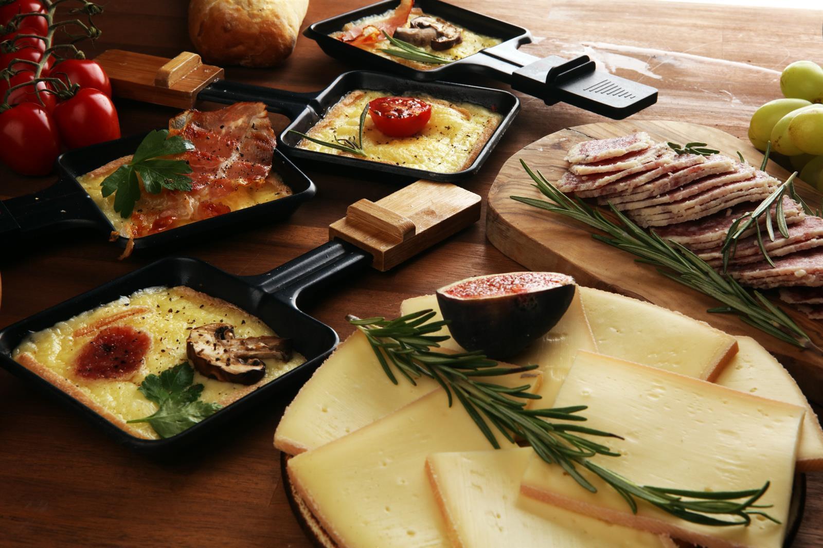 Raclette-Käse ca. 2kg französischer halbfester Schnitt-Käse Coq D´or 1/4